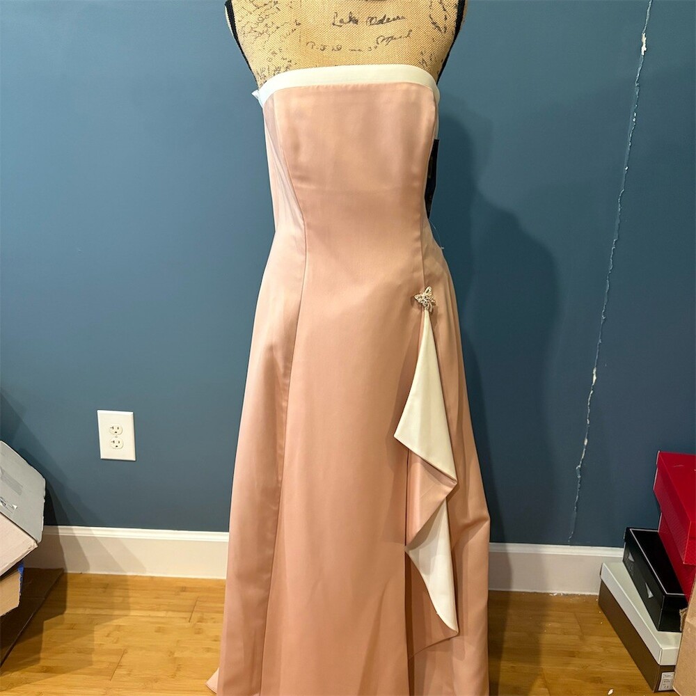 Niki by Niki Livas Evening Gown Womens M Strapless Long Pink Wrap Brooch - Picture 2 of 12